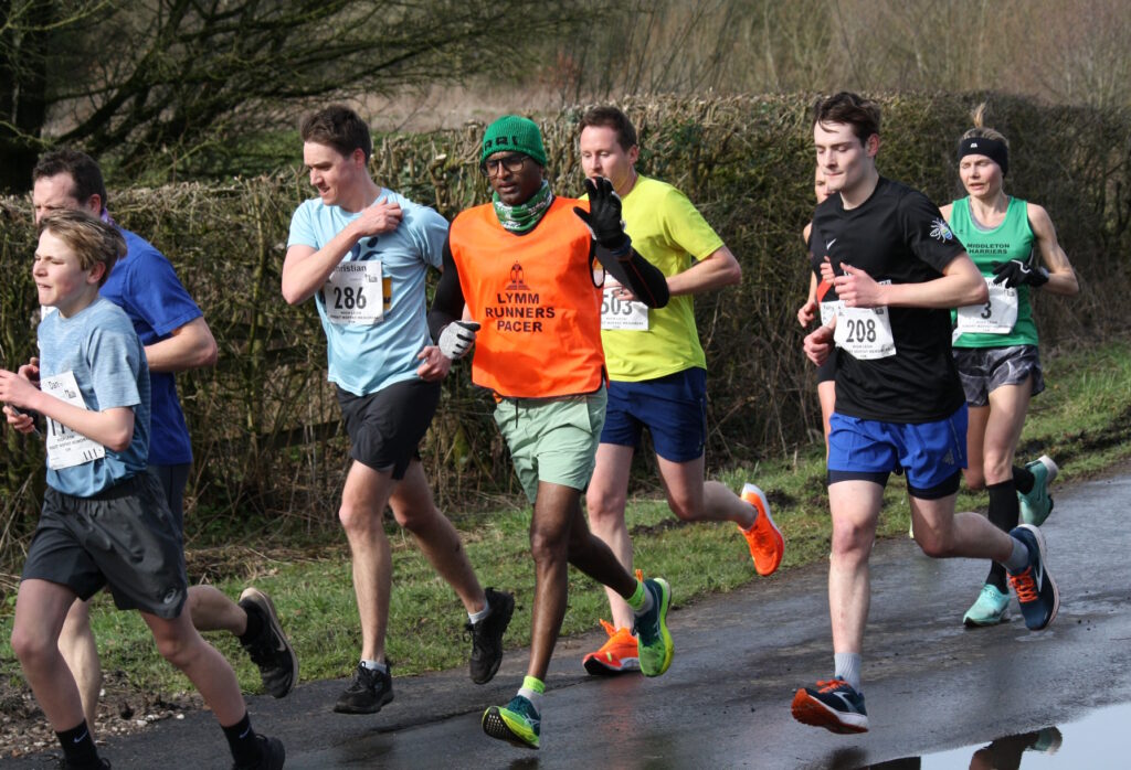 2023 HL10K running group with a pacer